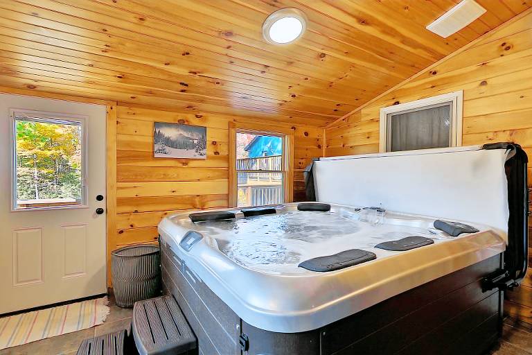 Winding Way Chalet: Large Family Ski Home with Amazing Amenities! Hot Tub. — photo 4