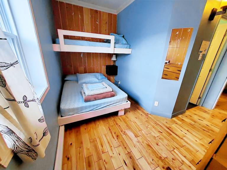 Hostel Charny