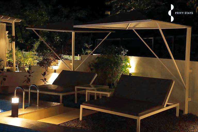 House with pool — photo 4