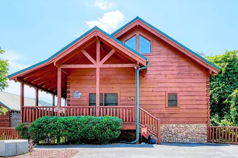 Cabin with private pool — photo 3