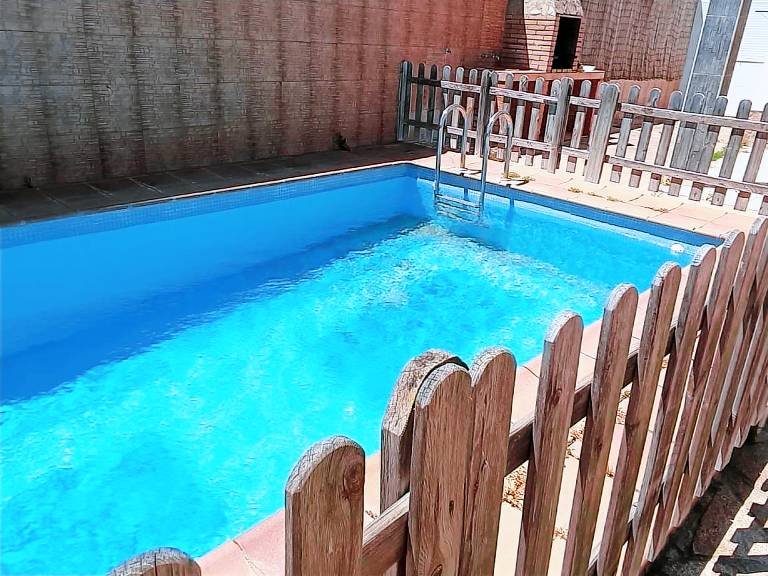 Villa with terrace, private pool & yard — photo 2