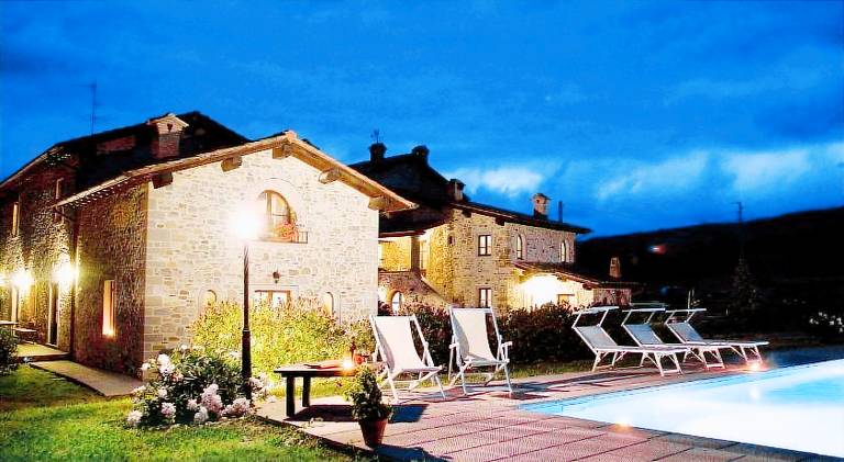 Vacation home with pool | Pets are welcome in Poppi