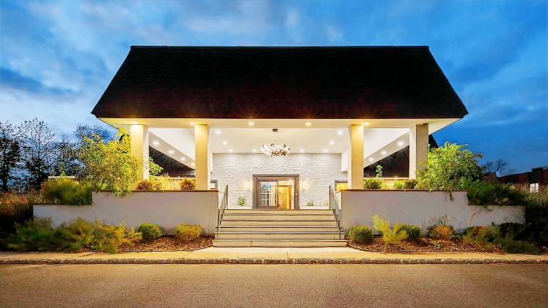 The Hub Murray Hill BW Premier Collection