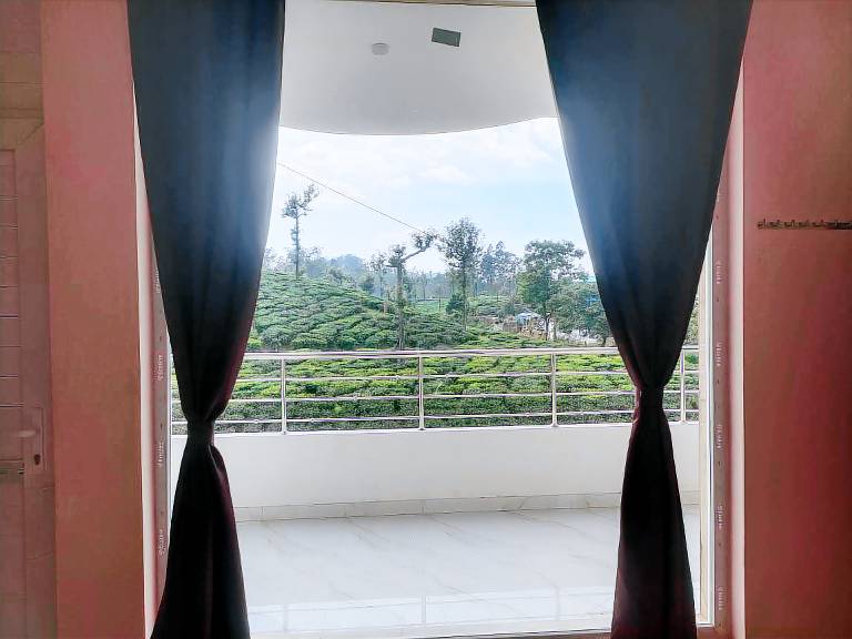 MANIS RESIDENCY — photo 3