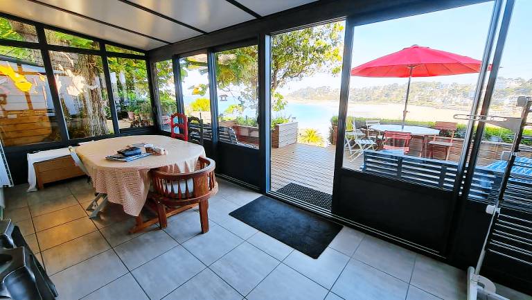 Gite with patio & garden | Sea view — photo 2