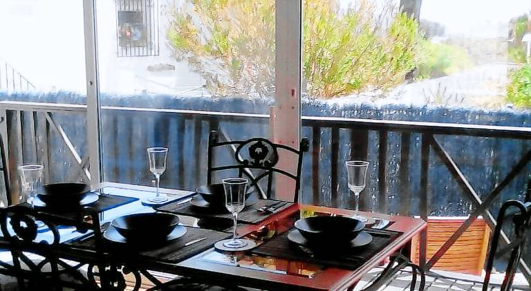 Vacation home with garden, patio & grill — photo 3