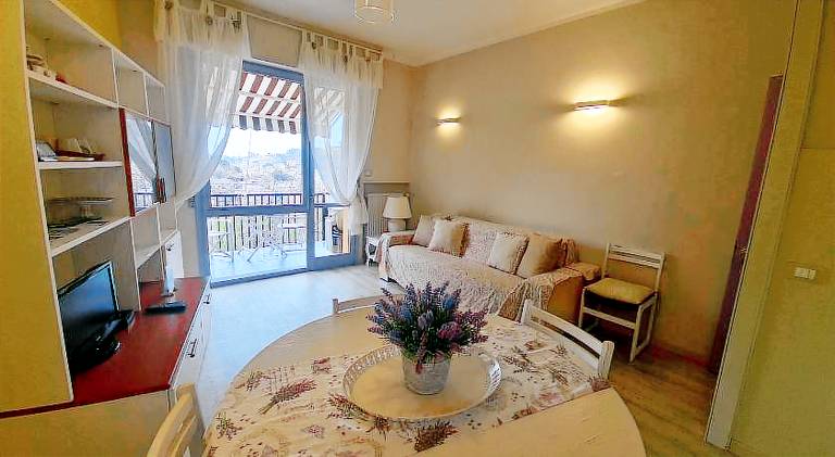 Serviced apartment with garden & pool — photo 2