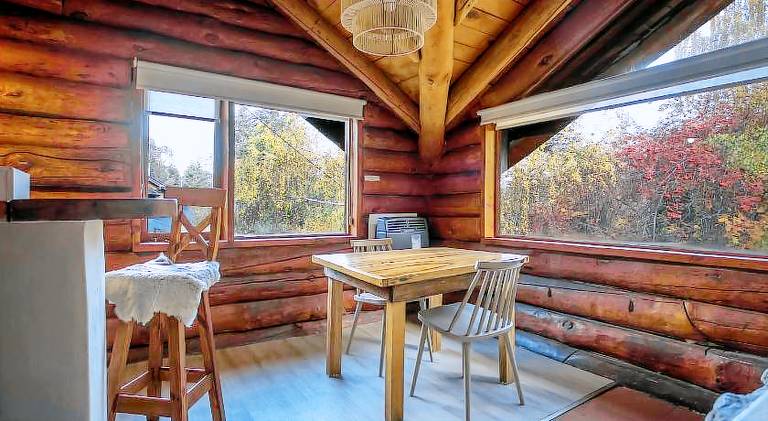 Lovely lodge with yard, pool & patio | Close to the beach | Pets are welcome — photo 3