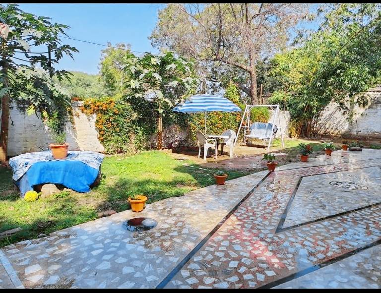 Villa with garden — photo 3