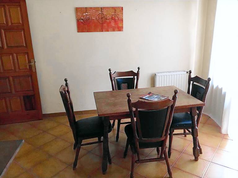 Rental apartment with barbeque, terrace & pool — photo 4