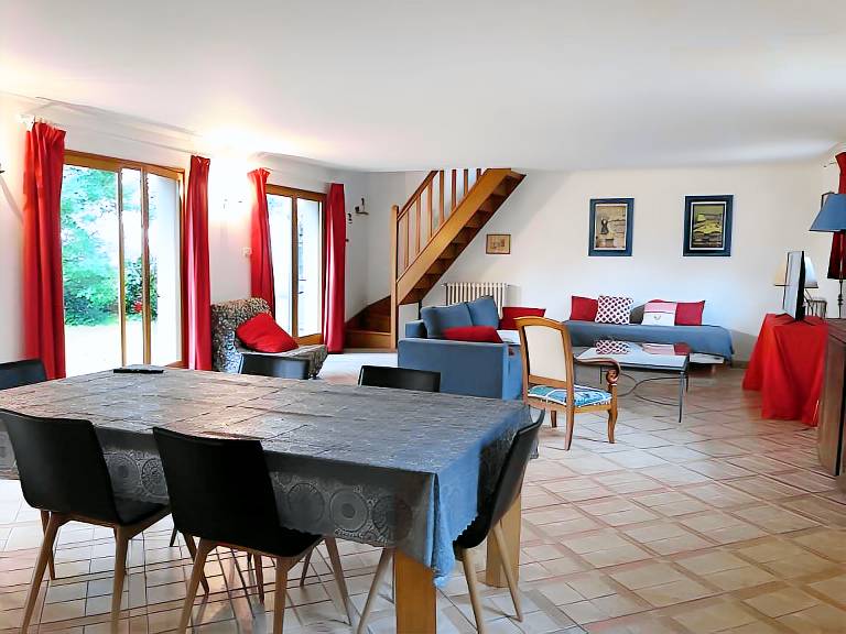 Family-friendly nice vacation home with garden | Garden view | Pets allowed — photo 2