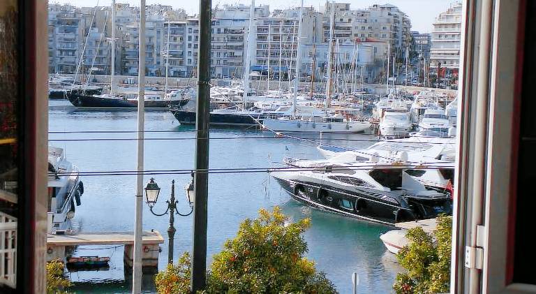 Pasalimani Long Beach in Piraeus