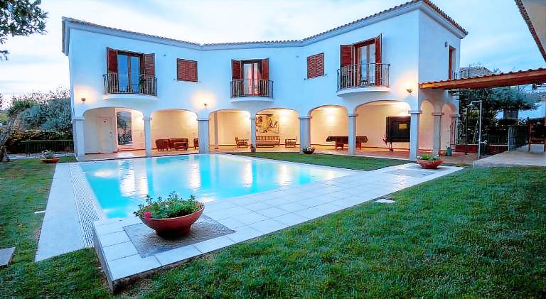 Holiday apartment with pool in Posada