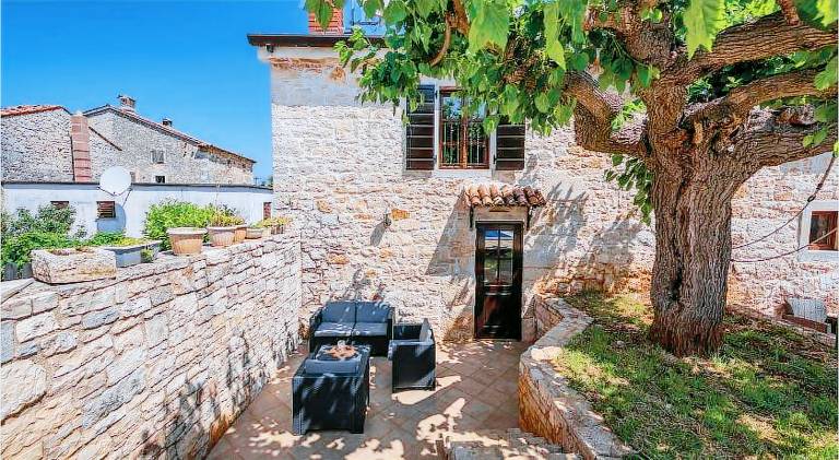 Charming vacation home with pool | Pet-friendly — photo 4