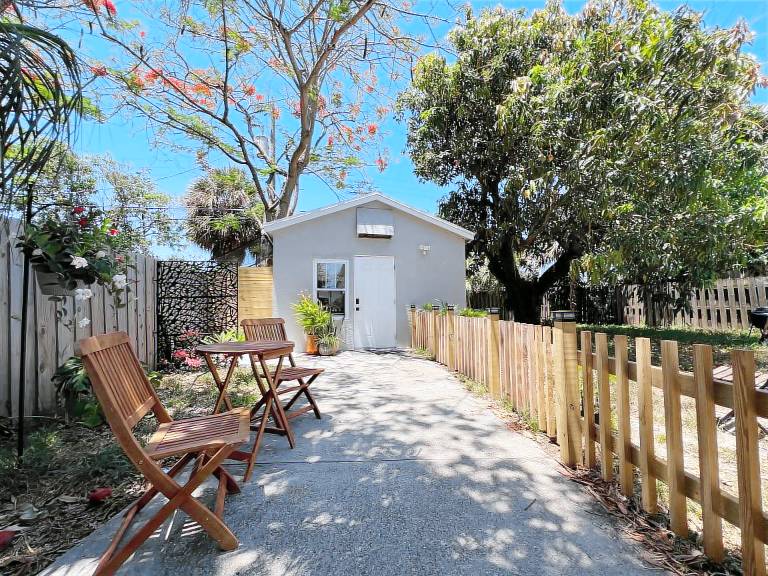 Cabin Lake Worth