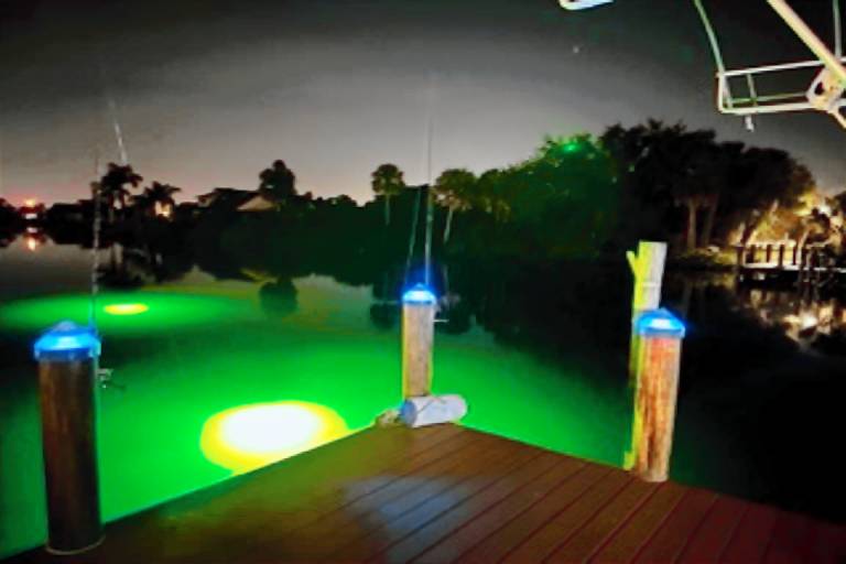 Vacation home with garden, private pool & barbecue | Water view — photo 5