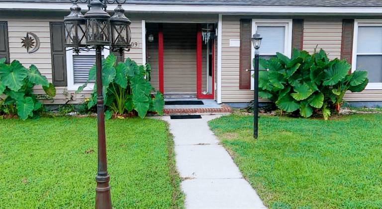 Vacation home | Pet-friendly in Garden City, SC