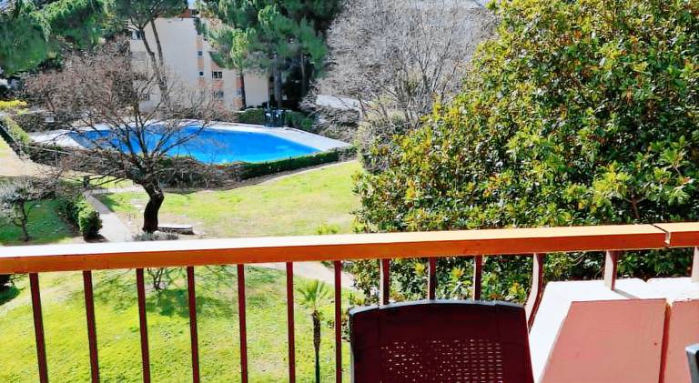 Rental apartment with garden, pool & terrace in Mandelieu-La-Napoule