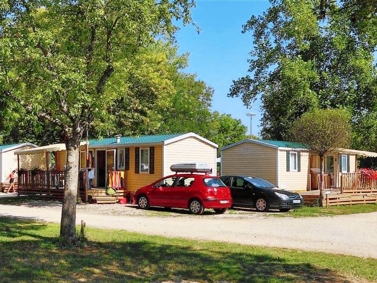 Mobile home with patio & heated pool — photo 4