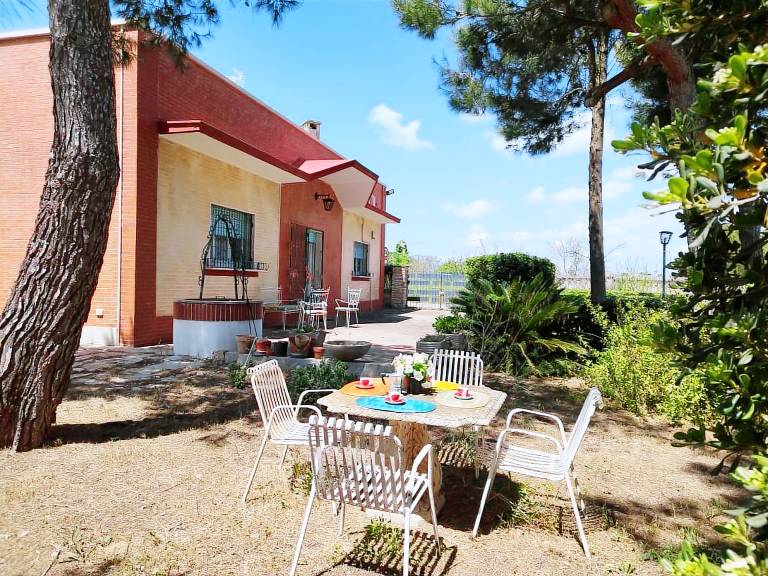 Family-friendly beautiful farm with garden & barbeque | Nature view | Pets allowed — photo 2
