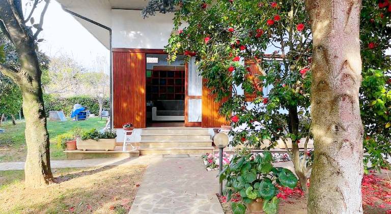 Rental apartment with 2 rooms for 4 persons in Latina