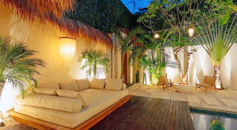 Vacation home with pool — photo 4
