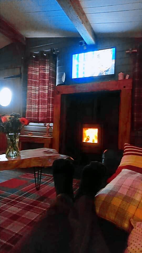 Sutton Coldfield 2-Bed Caravan, Parking & Bar-B-Q — photo 4
