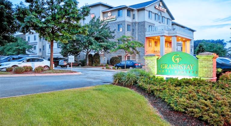 GrandStay Hotel & Suites La Crosse — photo 4