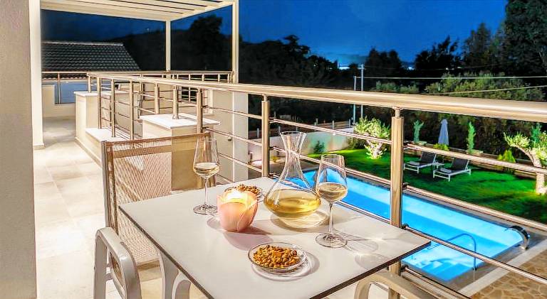 Fully equipped villa with yard, private pool & BBQ | Suitable for remote work | Pets allowed — photo 5