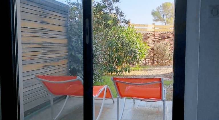 Holiday apartment with patio, barbecue & yard — photo 5