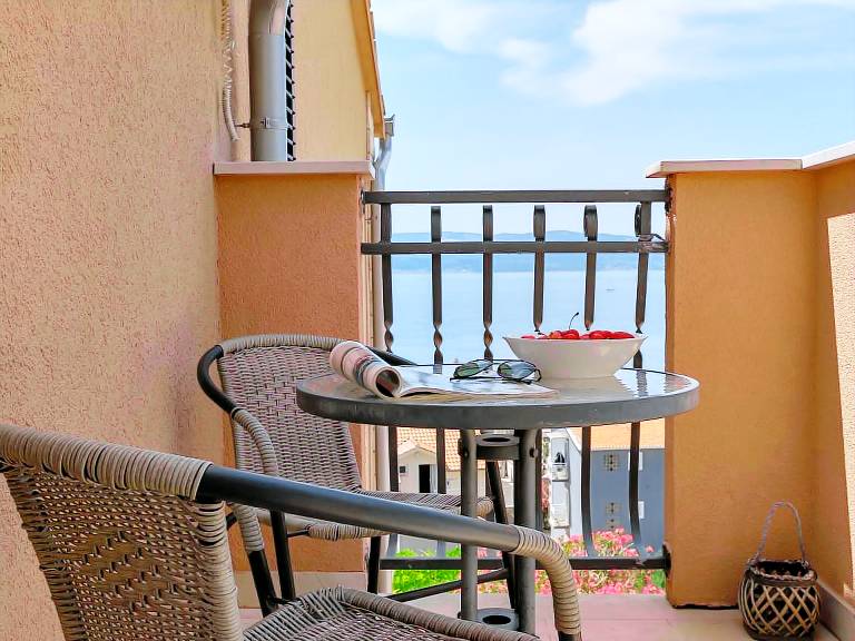 Private room with patio, grill & yard | Beach nearby | Pets are welcome — photo 4