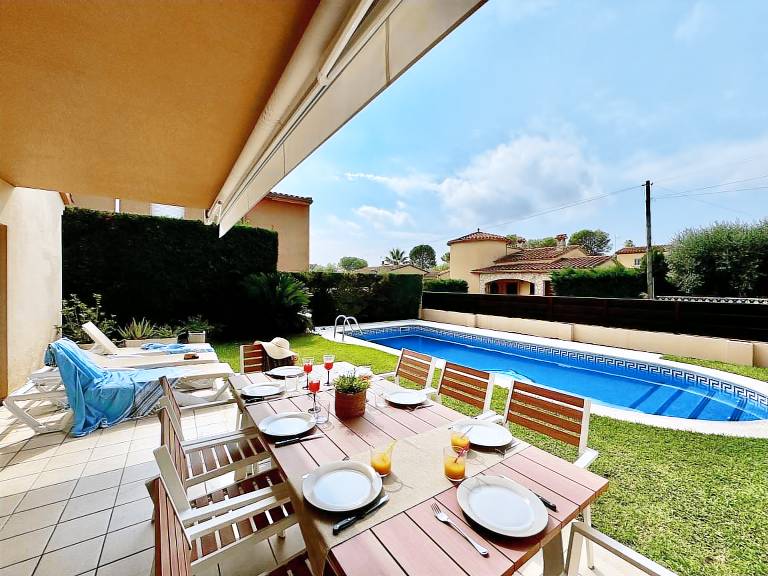 Villa with garden & private pool — photo 5