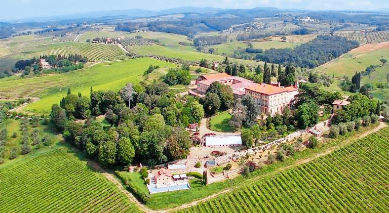 Farm with garden, patio & barbecue in Castelnuovo Berardenga