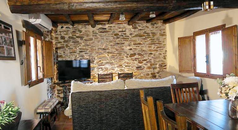 House with barbeque — photo 3