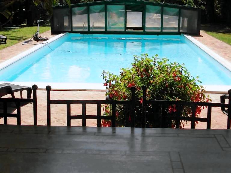 Vacation home with patio, yard & grill — photo 3