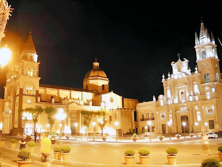 RS San Sebastiano Holidays in Acireale