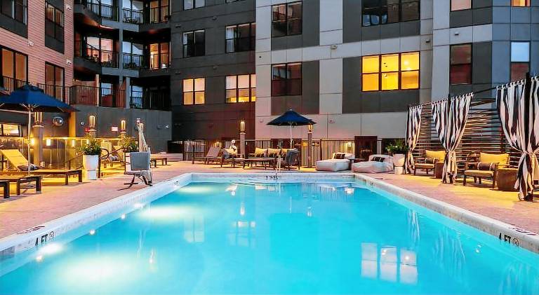 Rental apartment with patio, pool & barbecue — photo 4