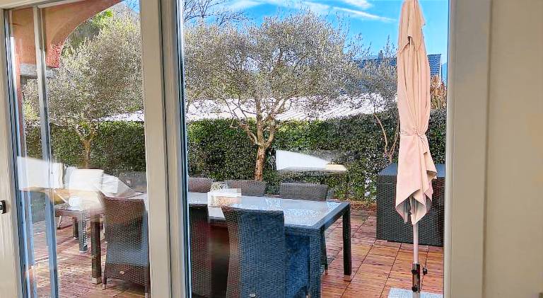 Fully equipped nice rental apartment with barbeque, patio & yard | Next to the beach | Dogs allowed — photo 4