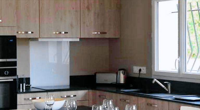 Fully equipped charming house with pool, garden & barbeque | Perfect for remote work | Pet-friendly — photo 3