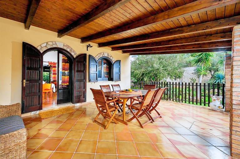 Villa with garden & private pool — photo 5