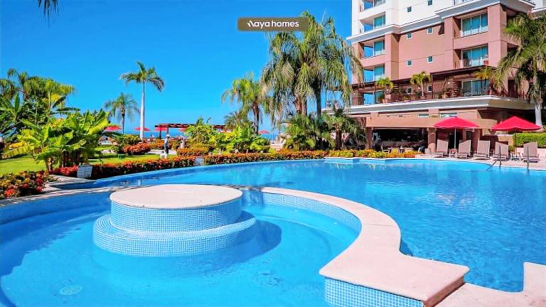 Beachfront Condo Private Jacuzzi Ocean View