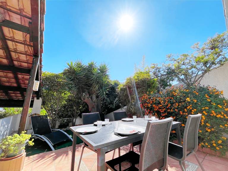 Spacious house for 6 - Near beach - Air-conditioned - Pets allowed — photo 3