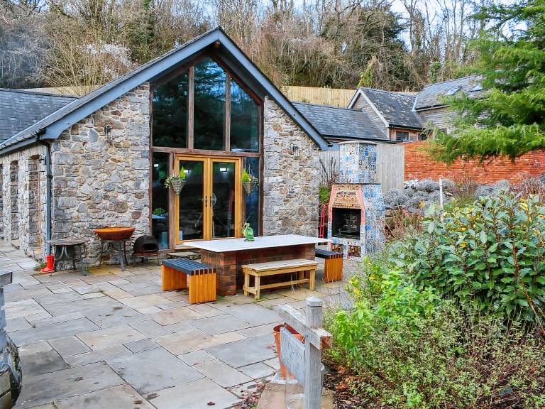 Cottage with garden, barbecue & pool — photo 2