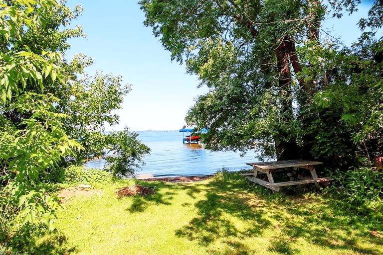 Cozy Lakefront Cabin in Kawartha Lakes, Ontario in Kawartha Lakes, ON