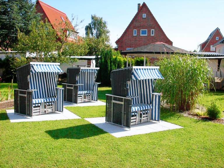 Holiday apartment with yard & patio | Beach nearby | Pets allowed — photo 3