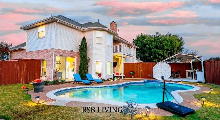 House with pool | Perfect for remote work in Carrollton, TX