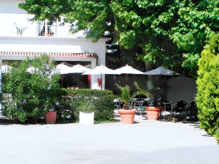 Logis Le Printemps Hotel Restaurant - Montelimar in Montélimar