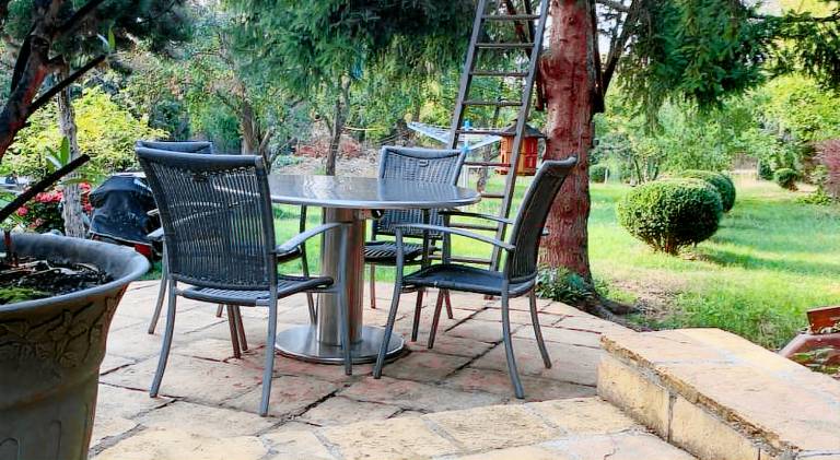 Rental apartment with BBQ, garden & terrace — photo 3