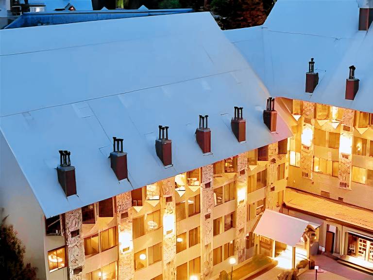 Mountain Side Hotel Whistler by Executive — photo 4