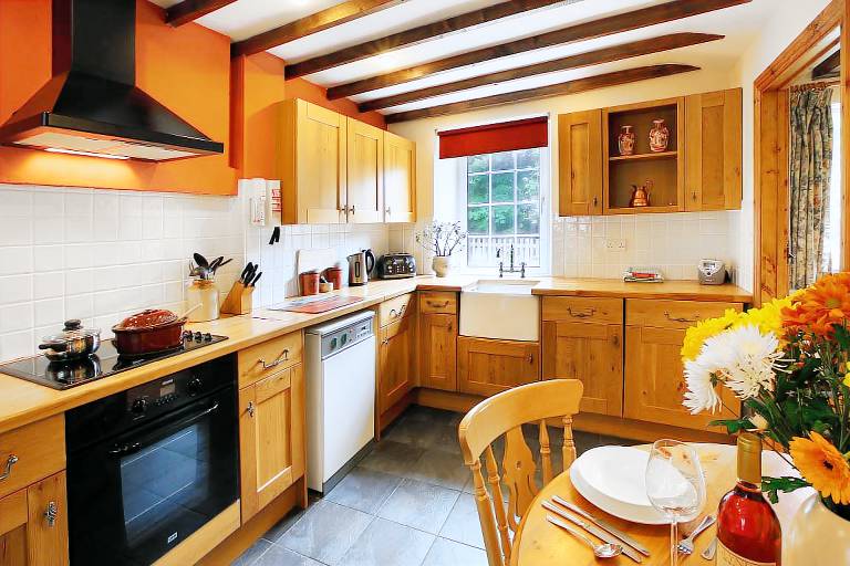 Cottage with hot tub | Pets allowed — photo 4